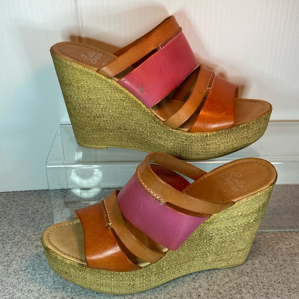 Sotto Sopra size 38 leather straps made in Italy. Pink and orange. 4.5” wedge‎